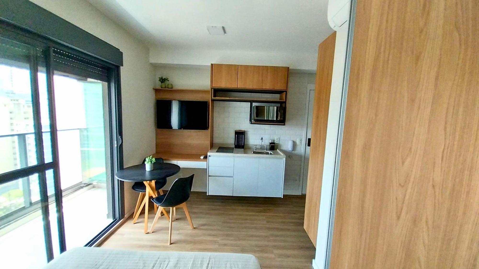 Book Sampa - Haus 1408 140m Metro Brooklin *